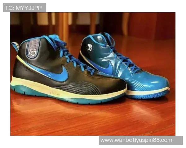 黑蓝配色酷不酷杜克大学球员上脚球队专属KD18PE！